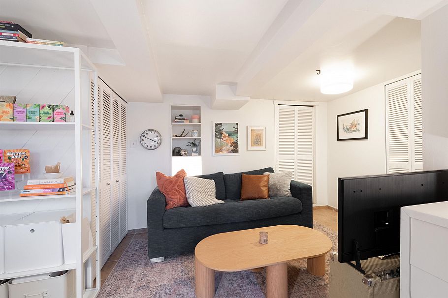 2711 Panorama Drive North Vancouver, BC - 32