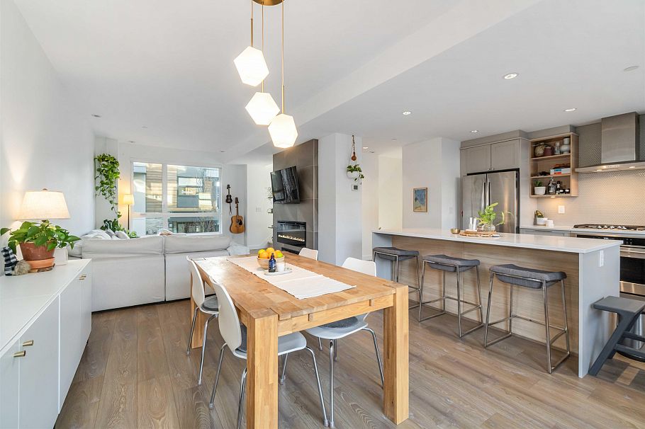 8 856 Orwell Street Vancouver, BC - 2