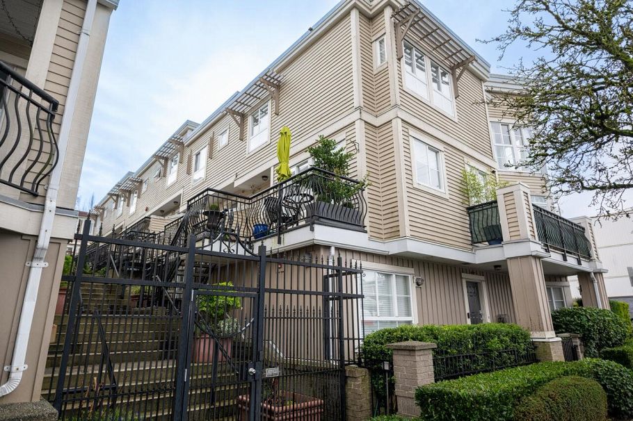 211 692 W 7th Avenue Vancouver, BC - 2