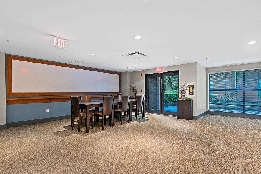 425 119 W 22nd Street North Vancouver, BC - 33