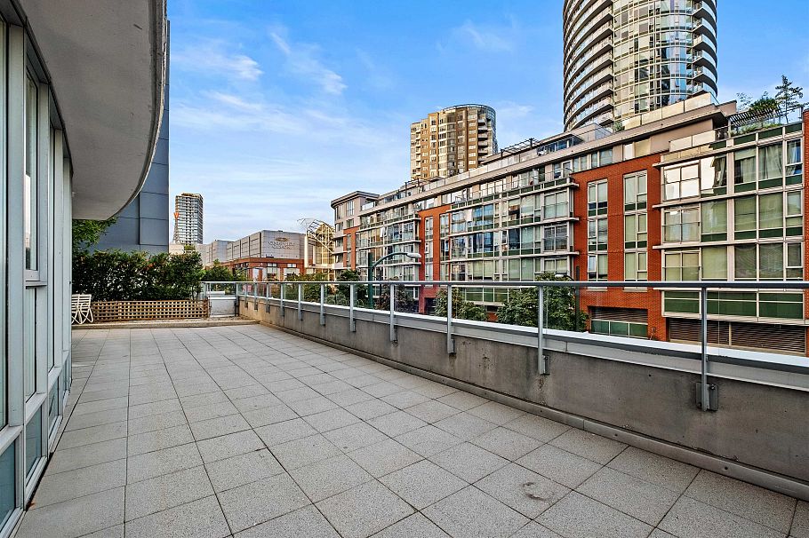 202 689 Abbott Street Vancouver, BC - 15