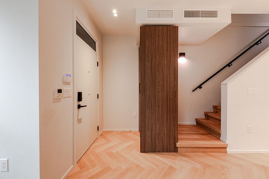 131 765 W 49th Avenue Vancouver, BC - 5