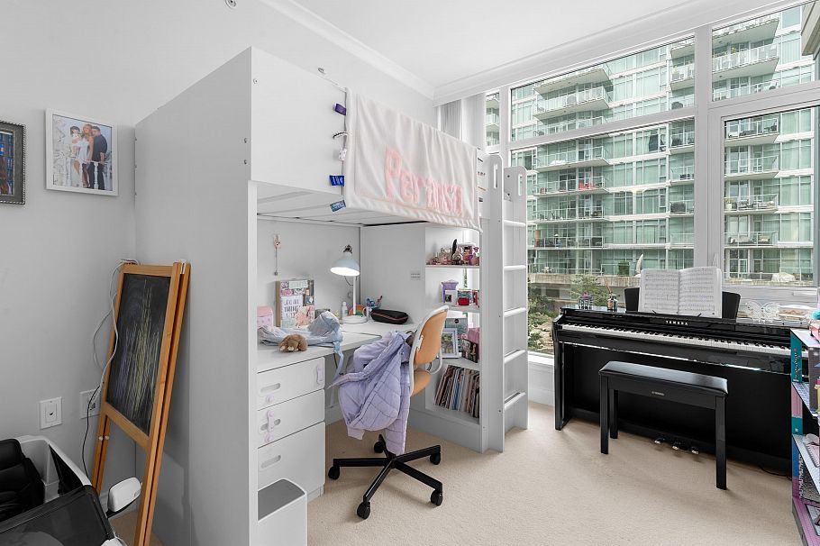 204 175 Victory Ship Way North Vancouver, BC - 20