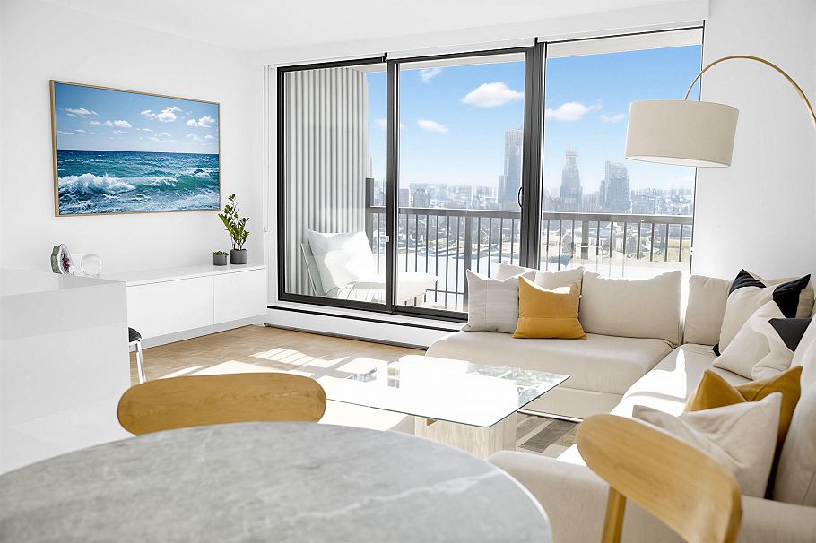 907 1330 Harwood Street Vancouver, BC - 1