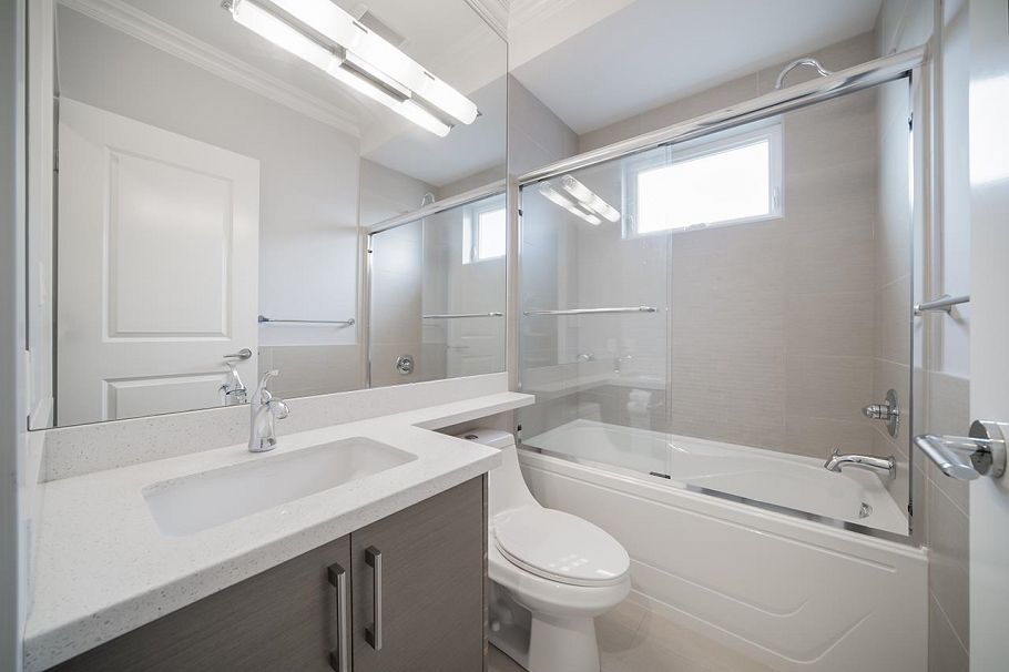 1420 W 53rd Avenue Vancouver, BC - 22