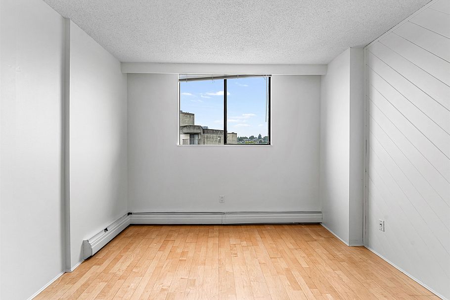 1605 145 St. Georges Avenue North Vancouver, BC - 24