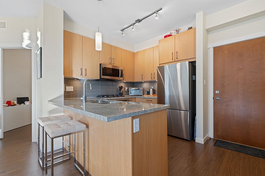 425 119 W 22nd Street North Vancouver, BC - 13