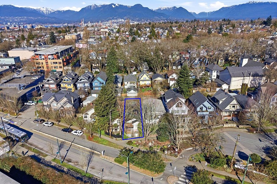 1757 E 8th Avenue Vancouver, BC - 16