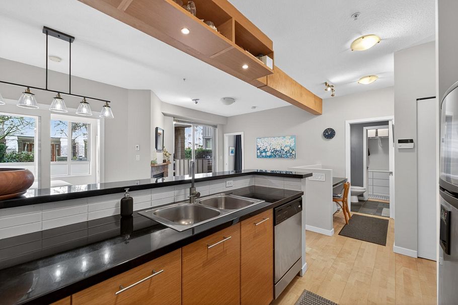 222 560 Raven Woods Drive North Vancouver, BC - 8