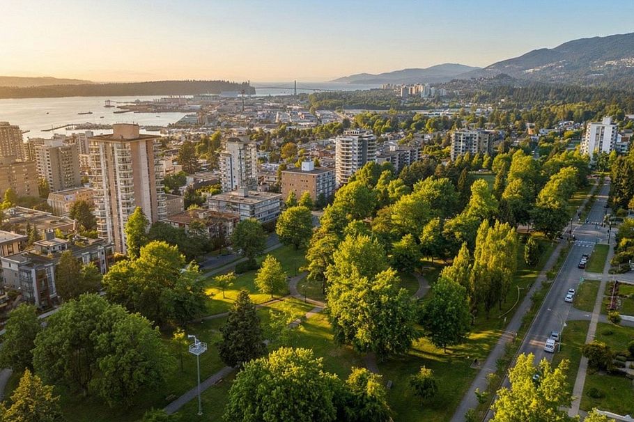 1117 St. Andrews Avenue North Vancouver, BC - 28