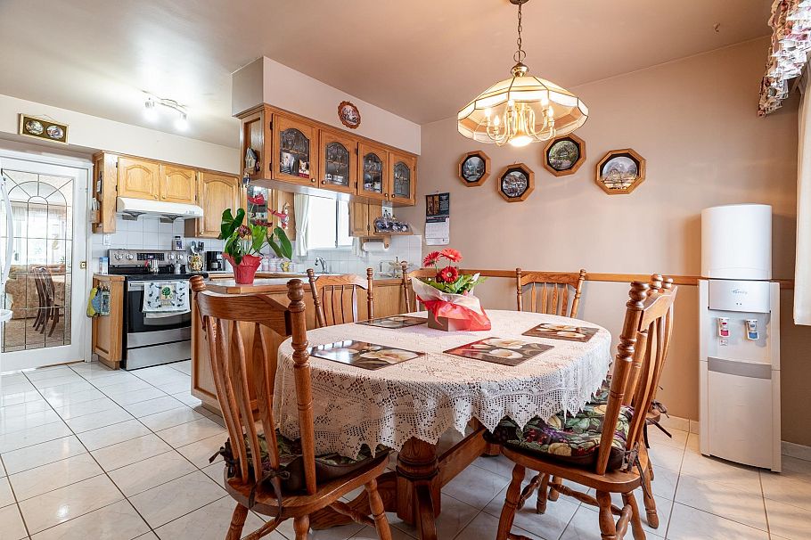 2740 E 2nd Avenue Vancouver, BC - 12