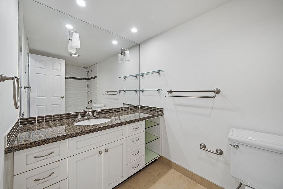 205 1600 Howe Street Vancouver, BC - 20