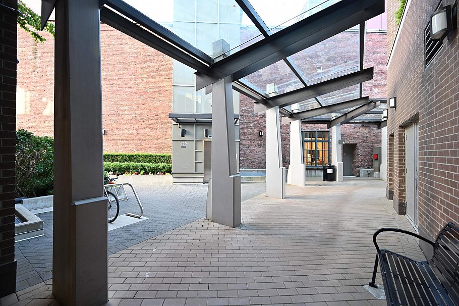 410 445 W 2nd Avenue Vancouver, BC - 2