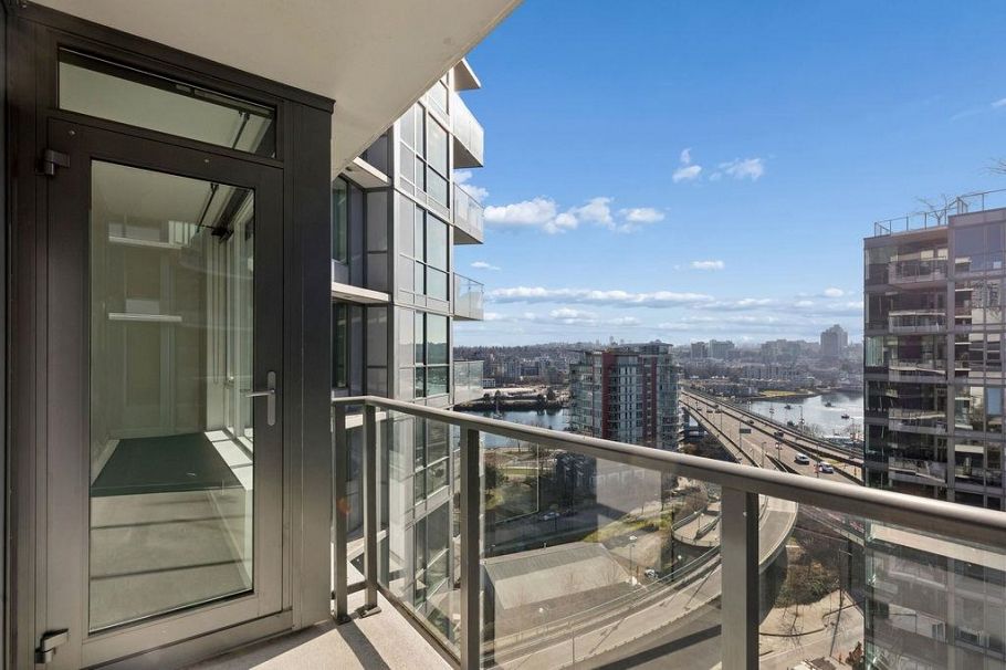 1751 38 Smithe Street Vancouver, BC - 25