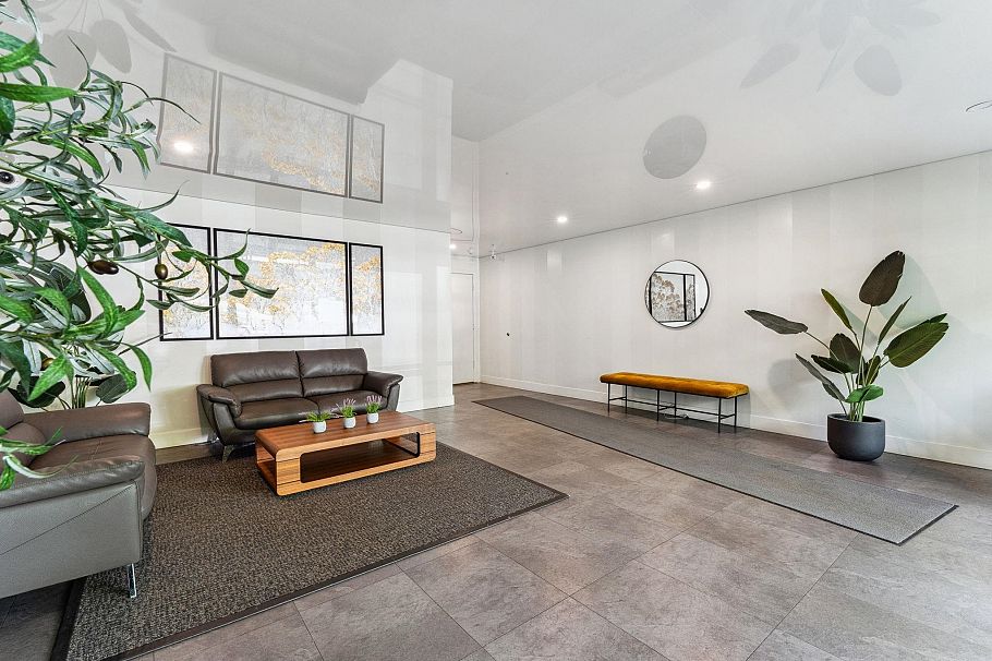 310 2416 W 3rd Avenue Vancouver, BC - 4