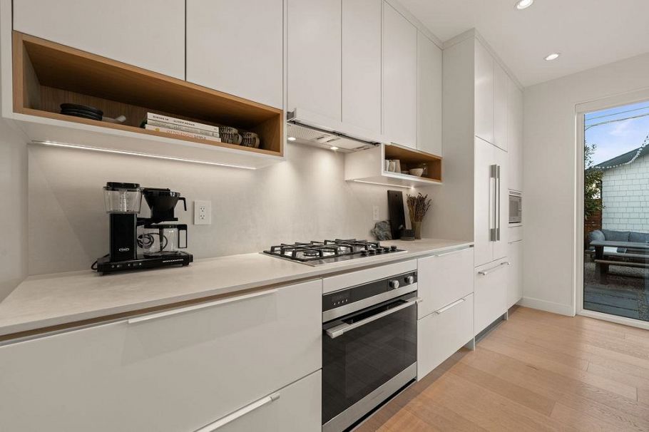 529 E 17th Avenue Vancouver, BC - 7