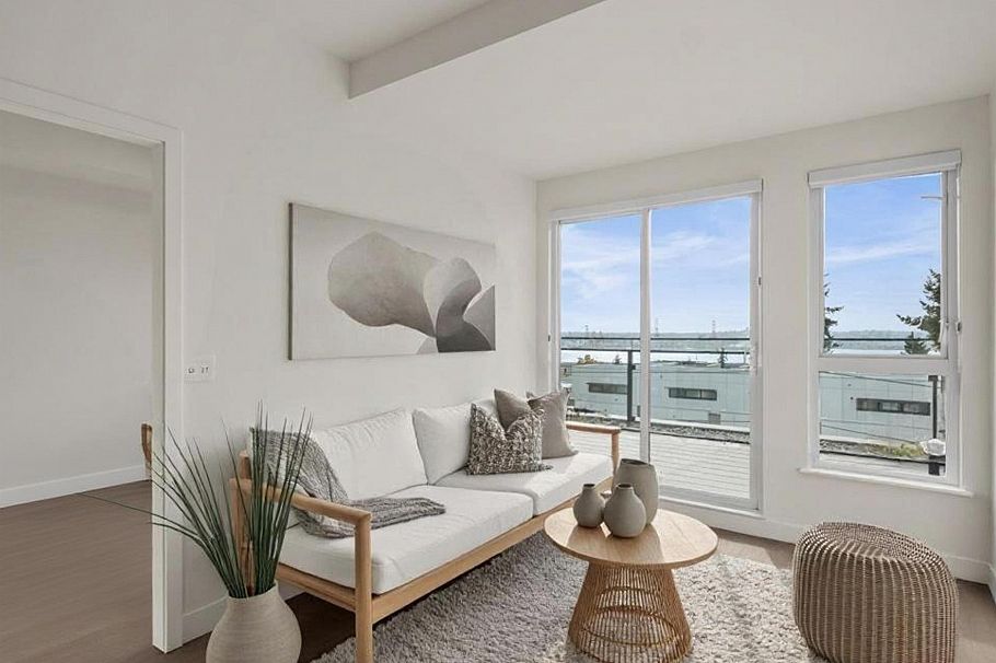 553 422 E 3rd Street North Vancouver, BC - 4