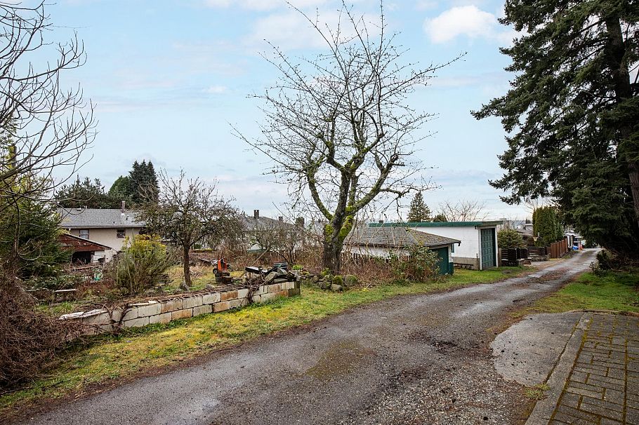 428 E 7th Street North Vancouver, BC - 16