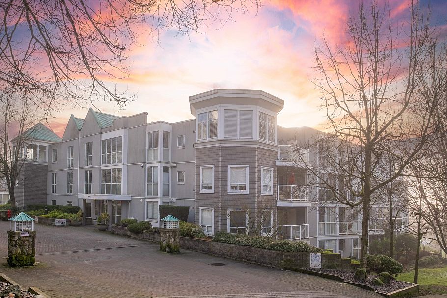 101 8460 Jellicoe Street Vancouver, BC - 1