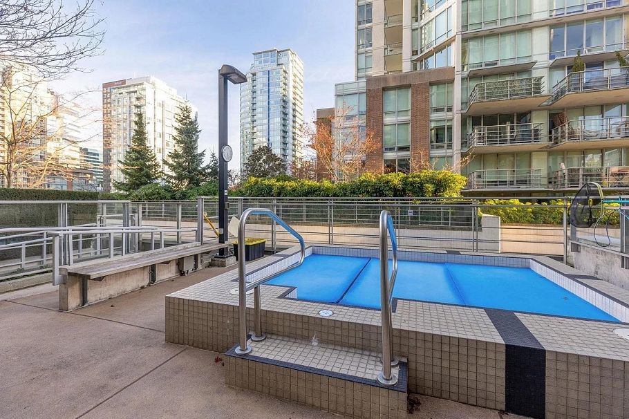 1901 565 Smithe Street Vancouver, BC - 12