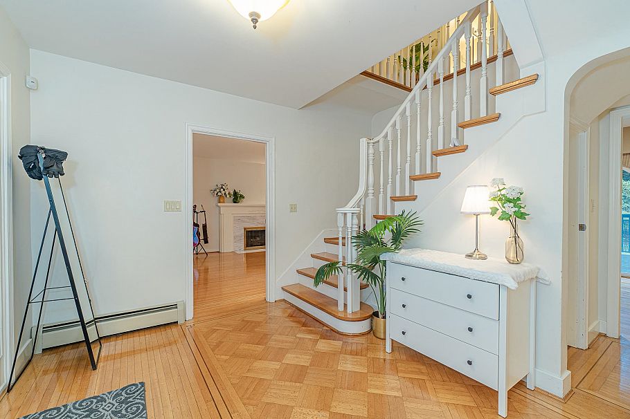 6812 Arbutus Street Vancouver, BC - 4