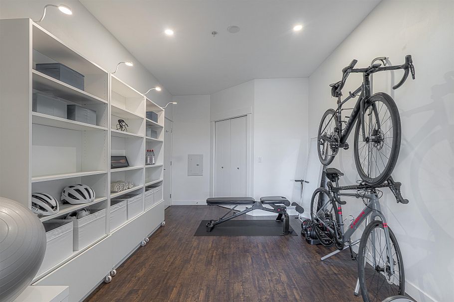 110 1468 St. Andrews Avenue North Vancouver, BC - 19