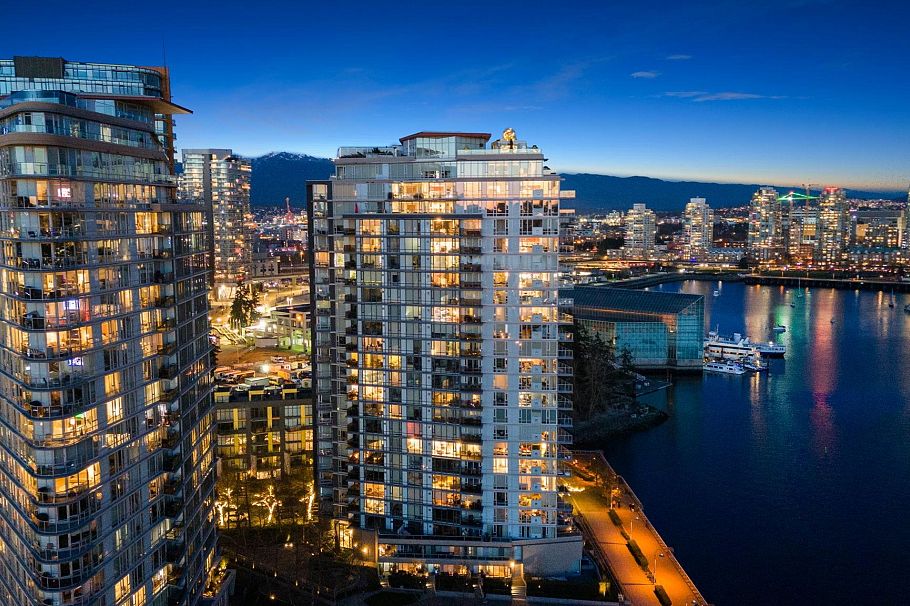 903 8 Smithe Mews Vancouver, BC - 37