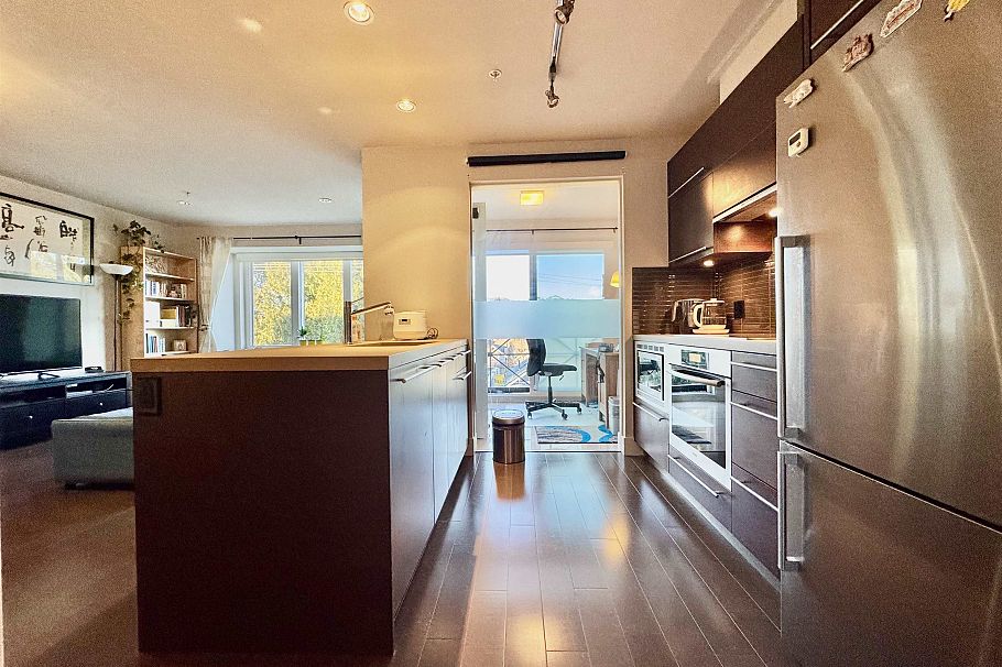 305 4463 W 10th Avenue Vancouver, BC - 7