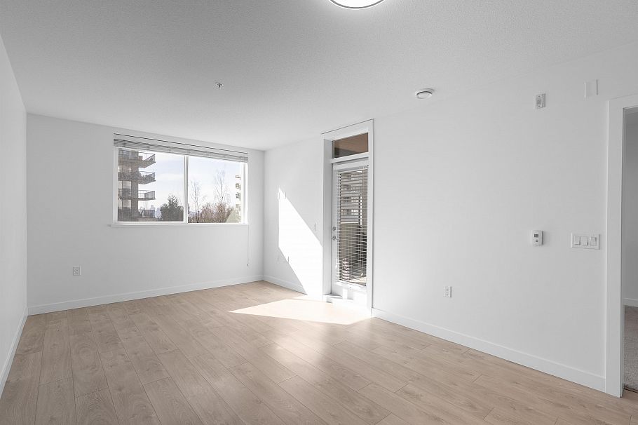 202 108 E 8th Street North Vancouver, BC - 17