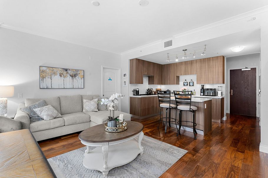 204 175 Victory Ship Way North Vancouver, BC - 8