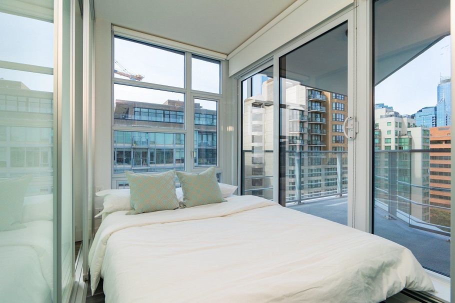 1802 1283 Howe Street Vancouver, BC - 12