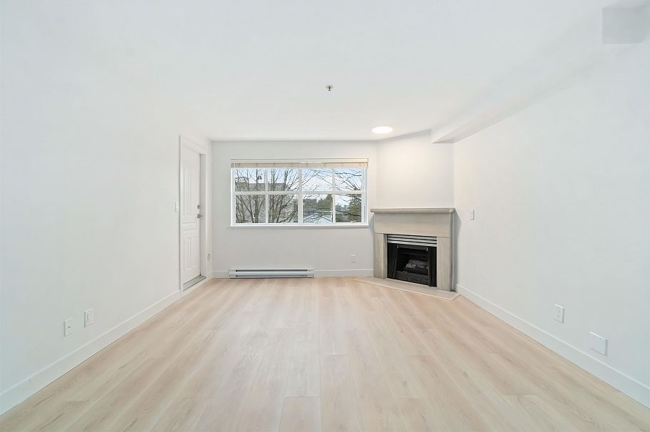 307 2928 Commercial Drive Vancouver, BC - 2