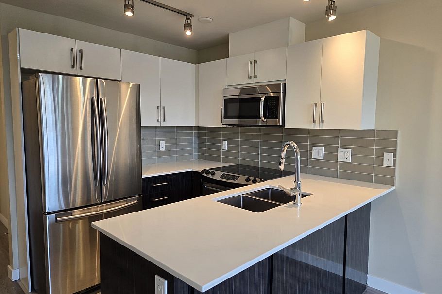 512 2689 Kingsway Vancouver, BC - 2