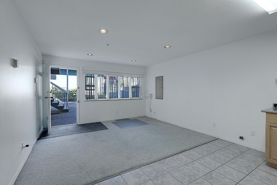 1257 E 60th Avenue Vancouver, BC - 25