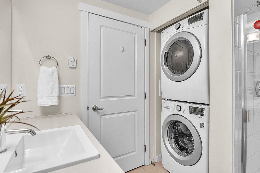 717 Premier Street North Vancouver, BC - 30