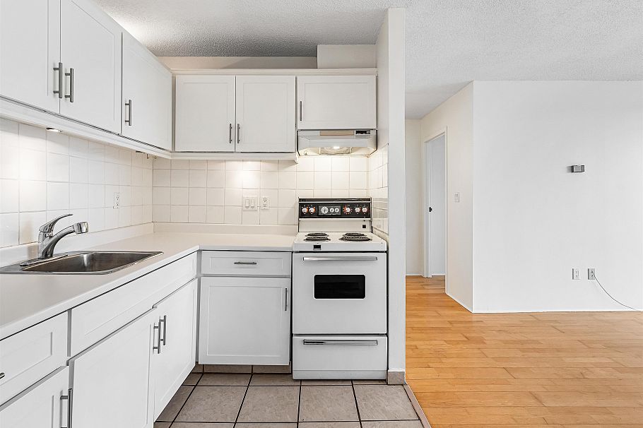 1605 145 St. Georges Avenue North Vancouver, BC - 15