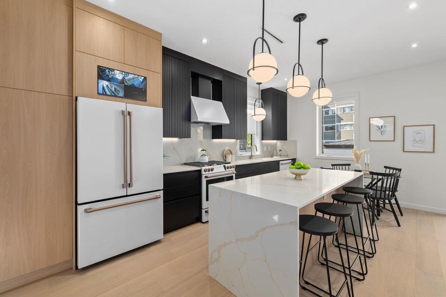 679 W 18th Avenue Vancouver, BC - 8