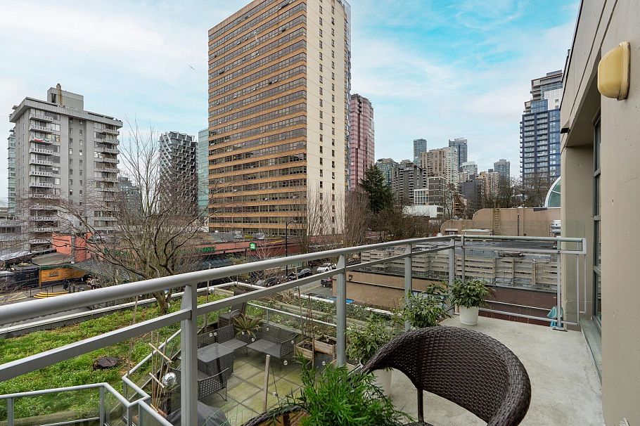 308 1688 Robson Street Vancouver, BC - 6