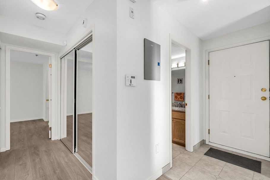 202 966 W 14th Avenue Vancouver, BC - 28