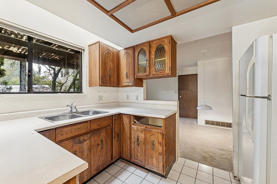 1494 Ross Road North Vancouver, BC - 14