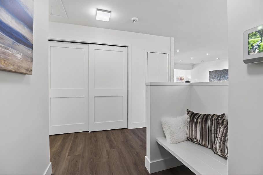 1375 Mcbride Street North Vancouver, BC - 23