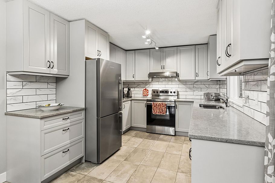 1564 Hope Road North Vancouver, BC - 30