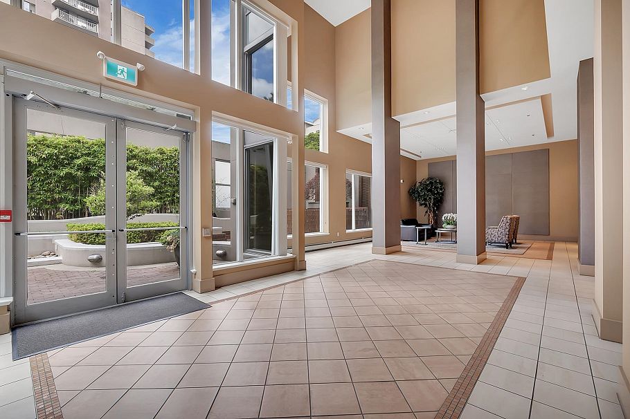 1403 120 W 16th Street North Vancouver, BC - 21