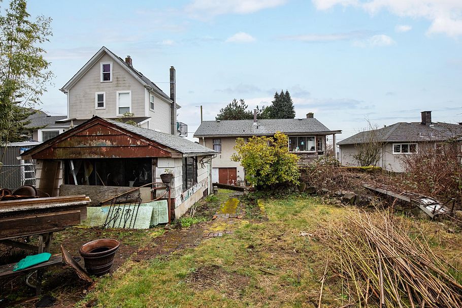 428 E 7th Street North Vancouver, BC - 15