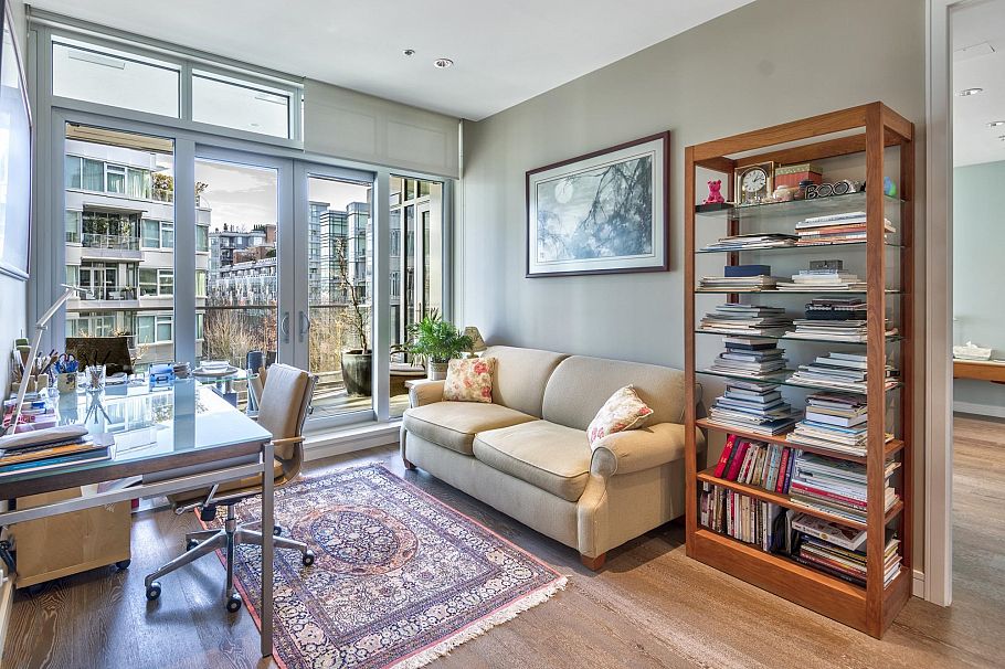 504 181 Athletes Way Vancouver, BC - 20