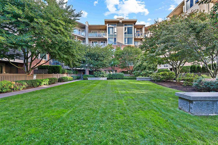 425 119 W 22nd Street North Vancouver, BC - 29