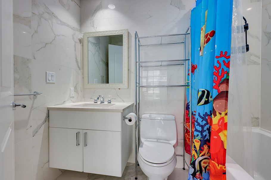 501 185 Victory Ship Way North Vancouver, BC - 18