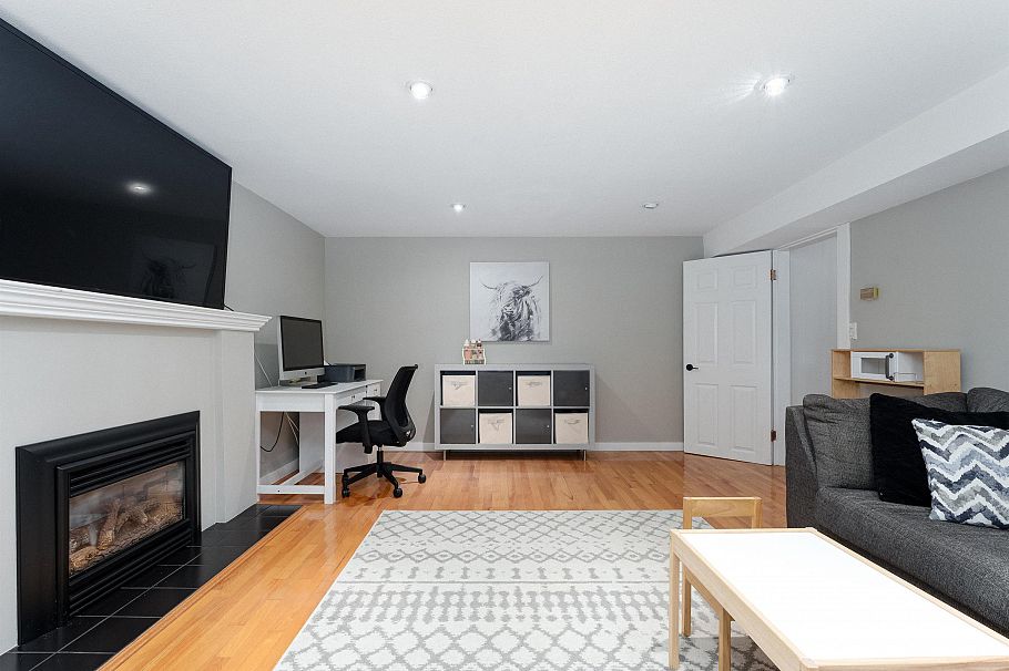 799 Plymouth Drive North Vancouver, BC - 31