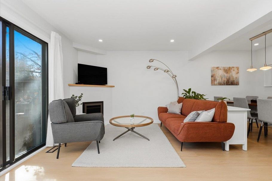 48 1910 Cedar Village Crescent North Vancouver, BC - 5