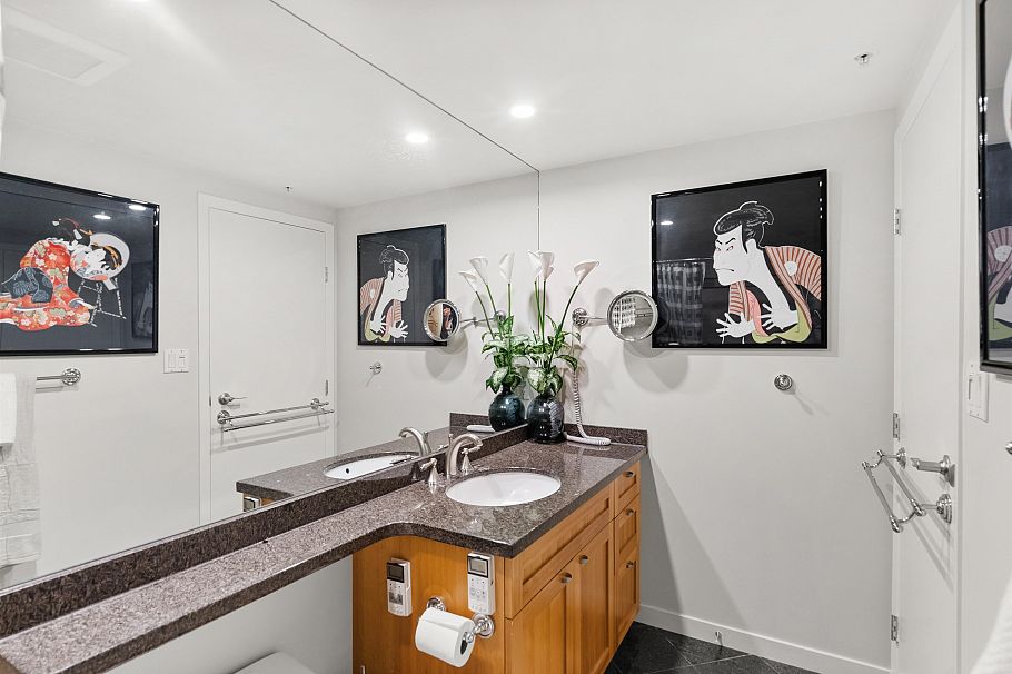 1053 Marinaside Crescent Vancouver, BC - 36